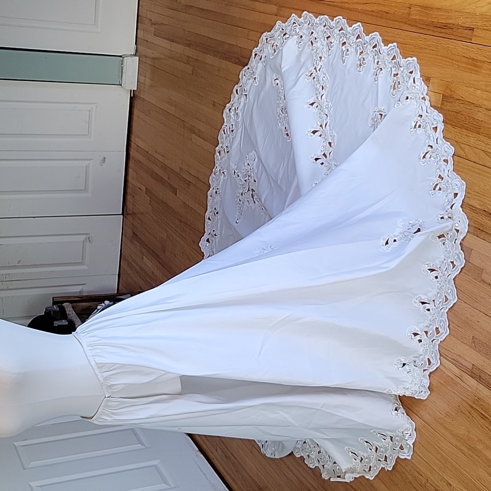 Removable Wedding Train - Picture 3 of 14